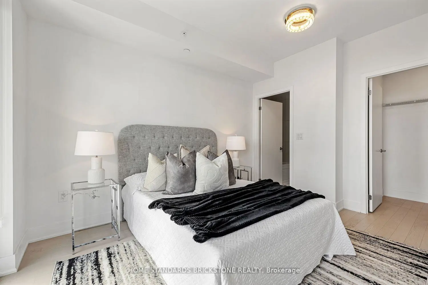 Additional image 12 of 955 Bay Street 3907