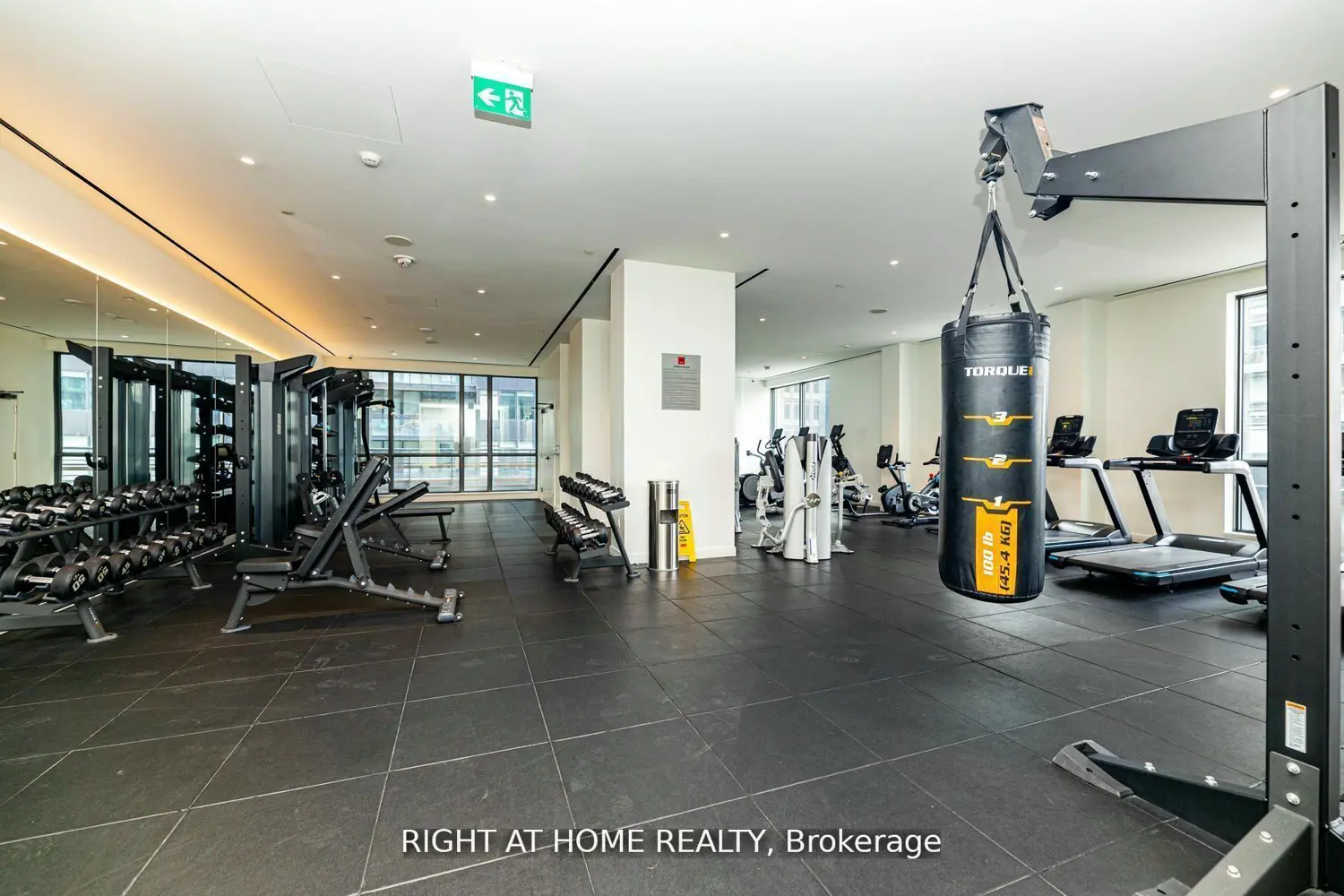 Additional image 15 of 39 Roehampton Avenue 1301