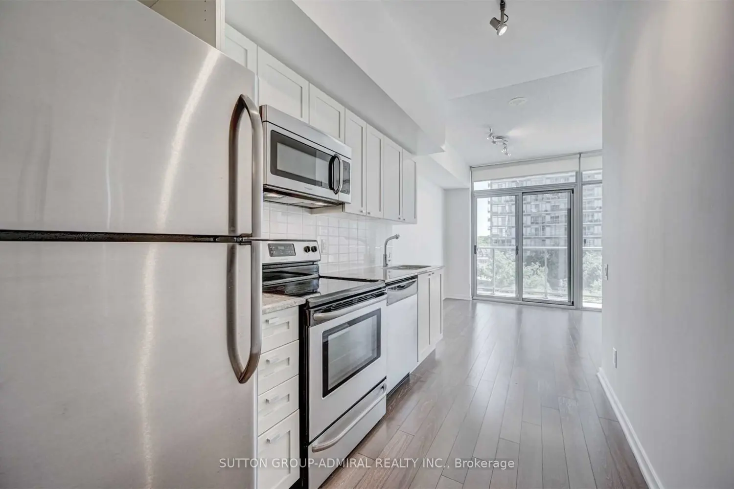 Additional image 6 of 105 The Queensway Avenue 413