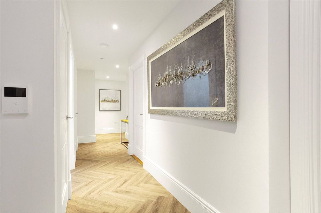 Additional image 7 of 3 bed flat for saleFellowes Rise, Winchester, Hampshire SO22