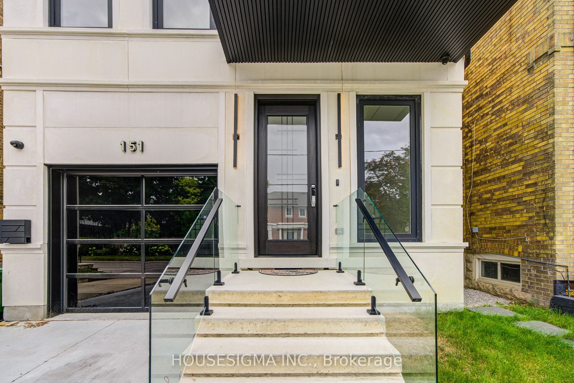 Additional image 2 of 151 Dewbourne Avenue, Toronto, ON, M6C 1Z1