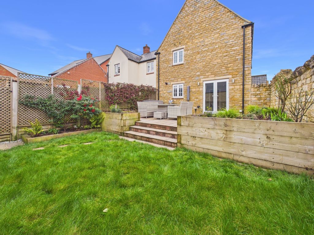 Additional image 19 of 3 bed semi-detached house for saleRoberts Road, Silverstone NN12