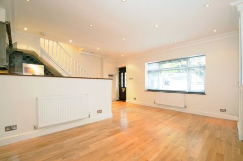 Rosebery Road, Muswell Hill, London N10
