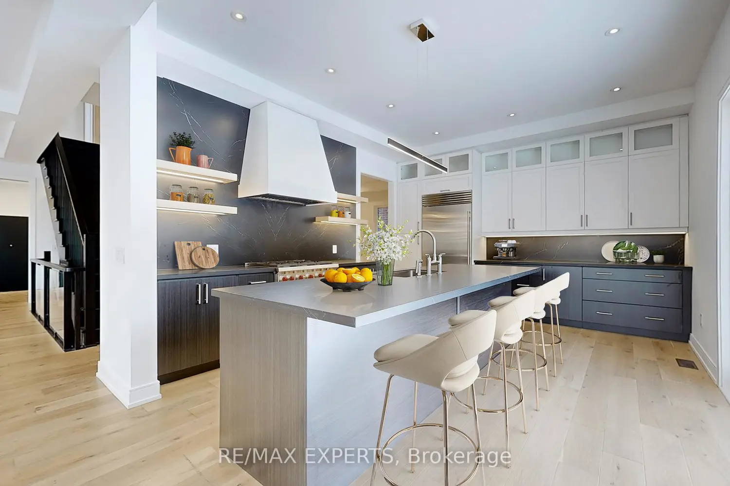 26 Night Sky Court photo 3