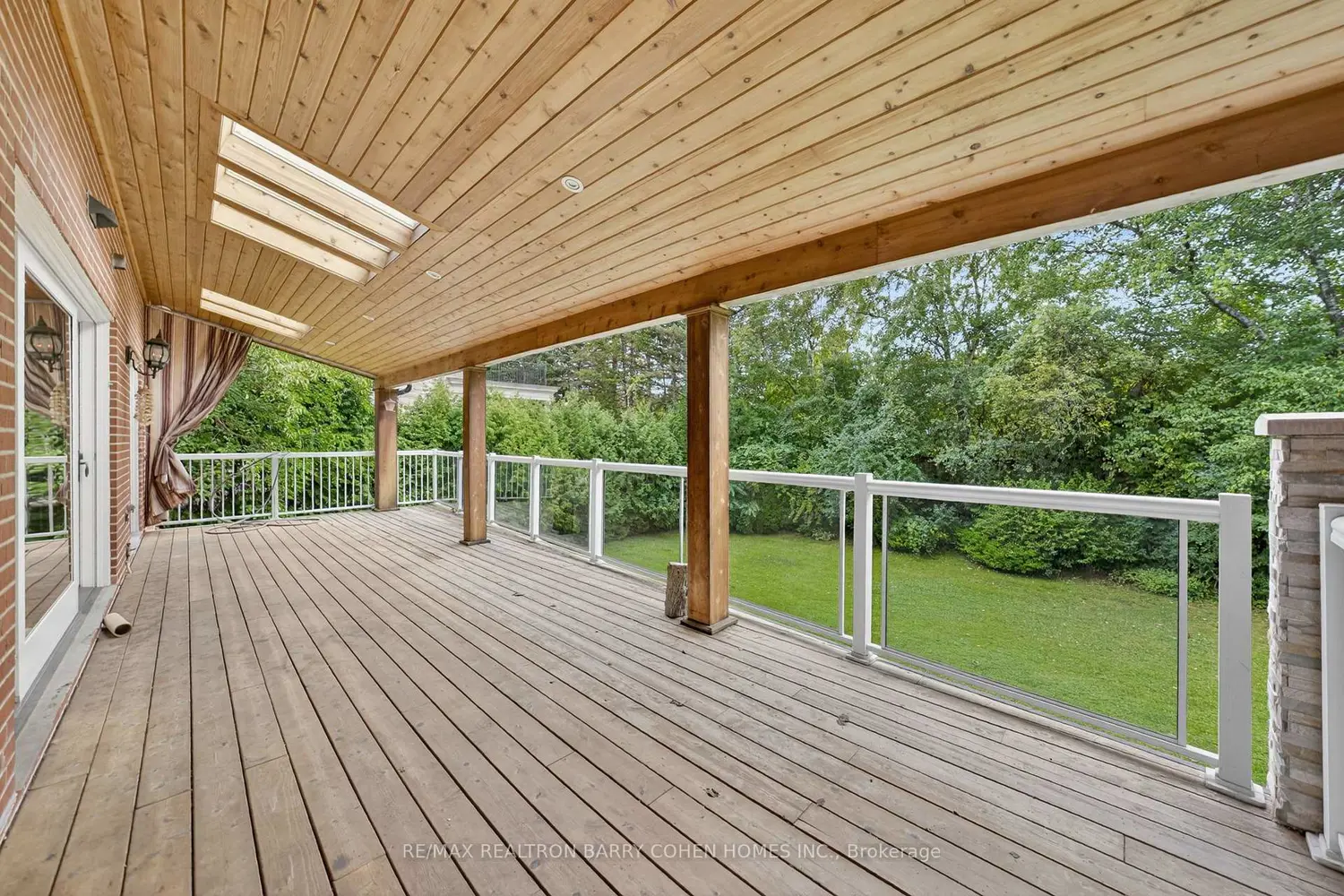 Additional image 18 of 11 Tudor Gate