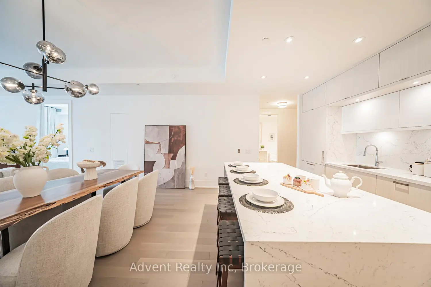 399 Royal Orchard Boulevard 103 photo 3
