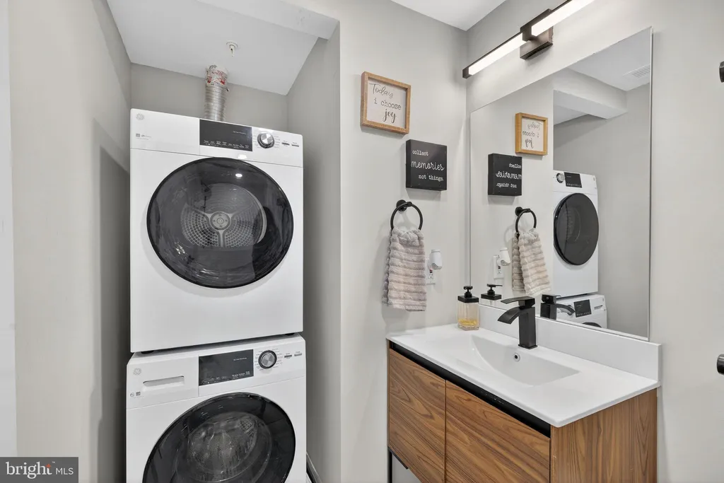 Additional image 22 of 919 12th Street NE Unit 305, Washington, DC 20002