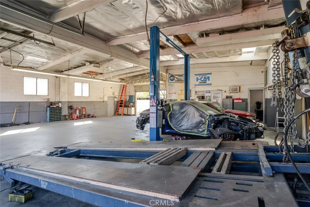 Additional image 52 of 14116 Oxnard Street, Van Nuys, CA 91401