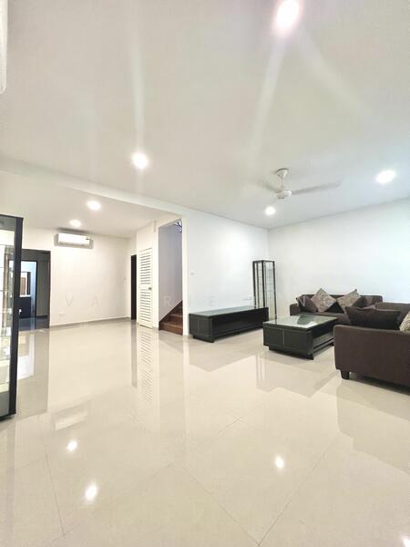 23 Serangoon Central photo 2