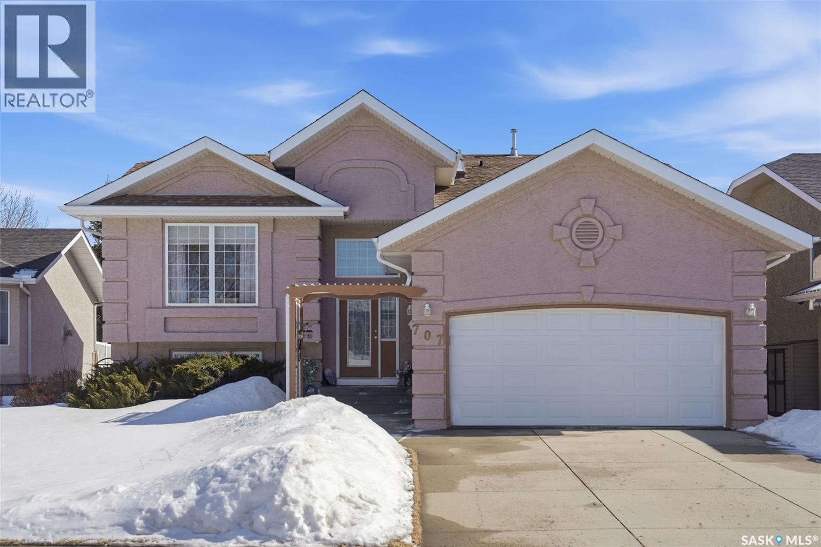 Primary image of 707 Bayview Close, Saskatoon, SK, S7V1B7