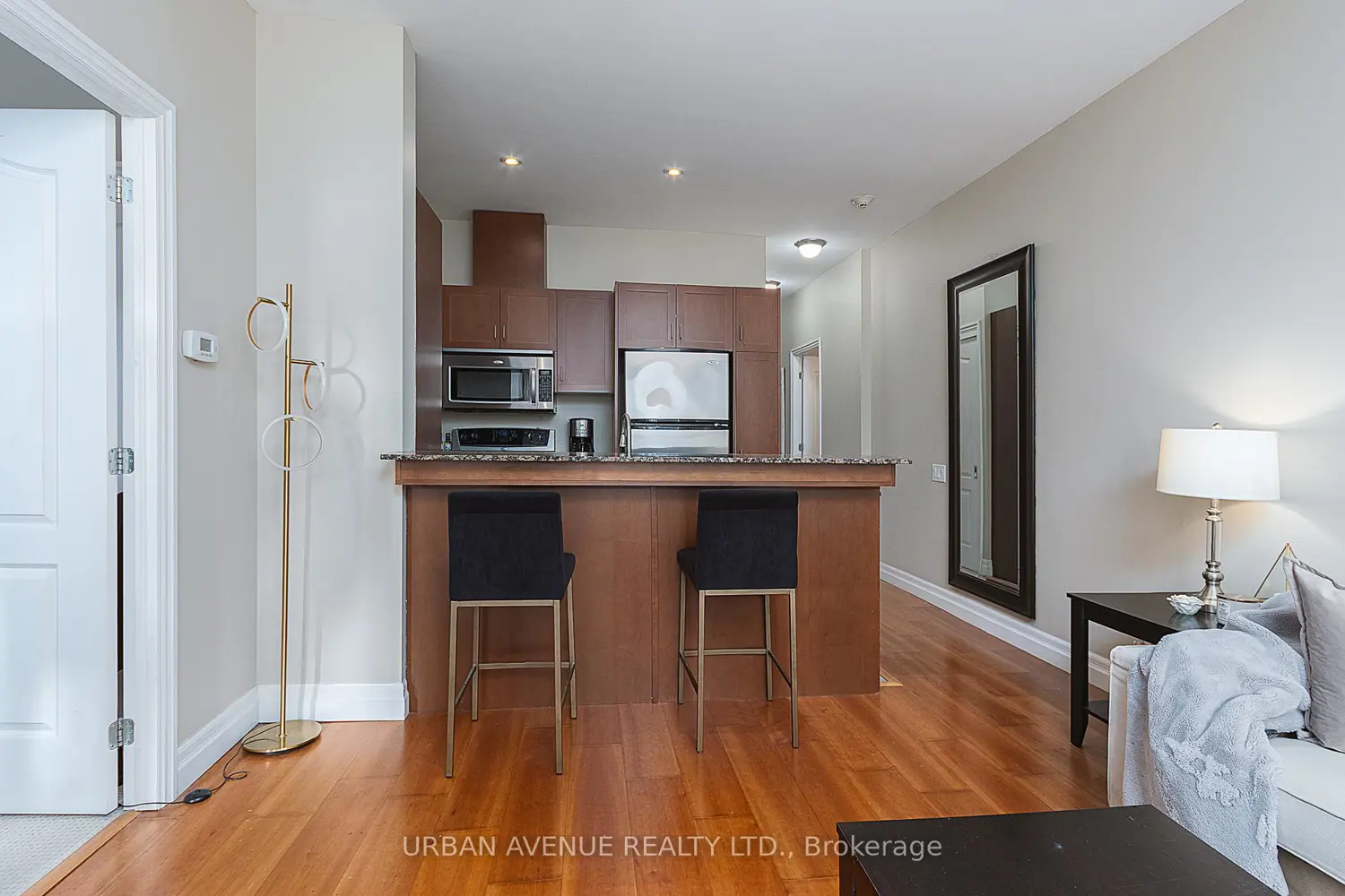 Additional image 9 of 44 Bond Street 707