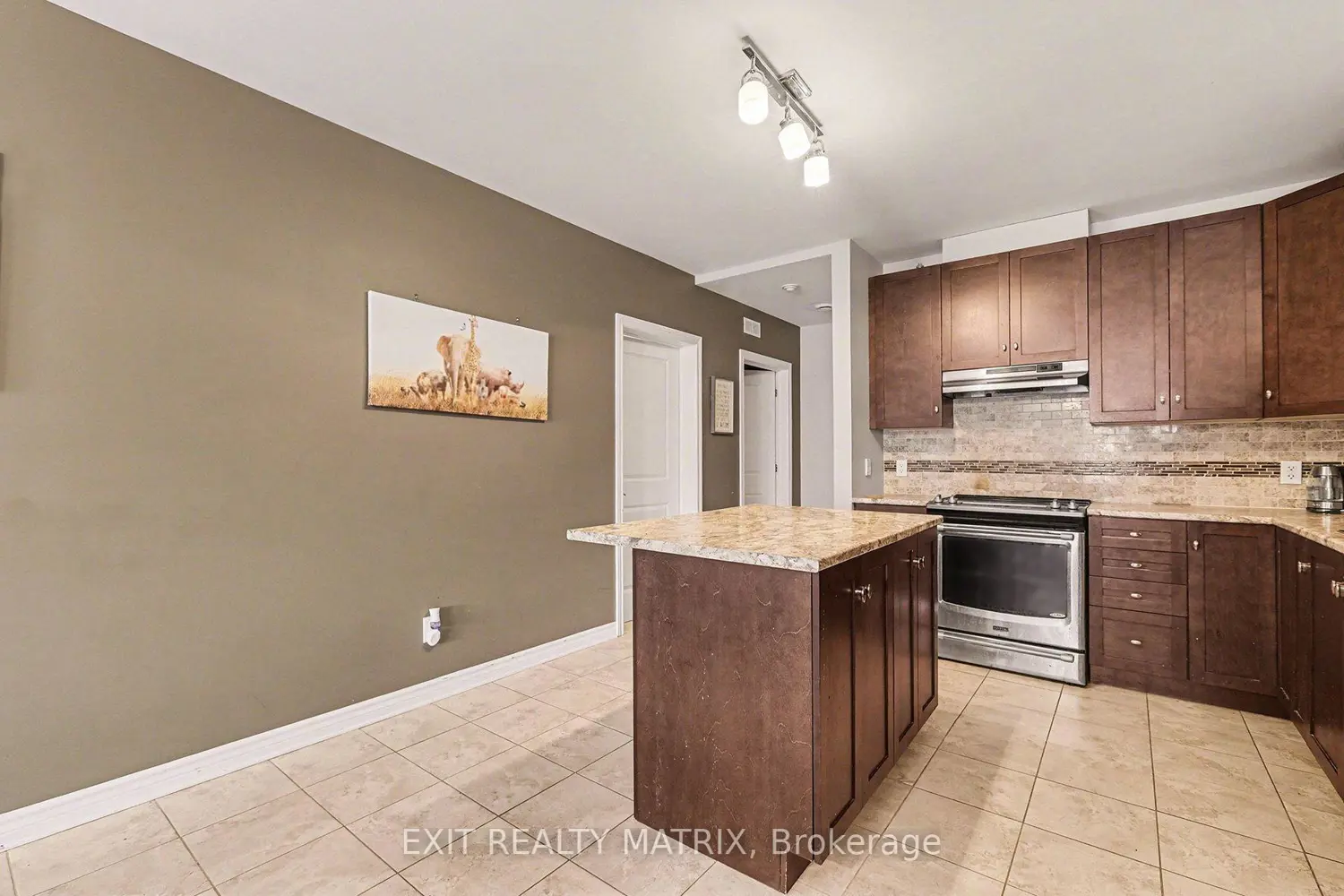 Additional image 3 of 300 Solstice Crescent 305