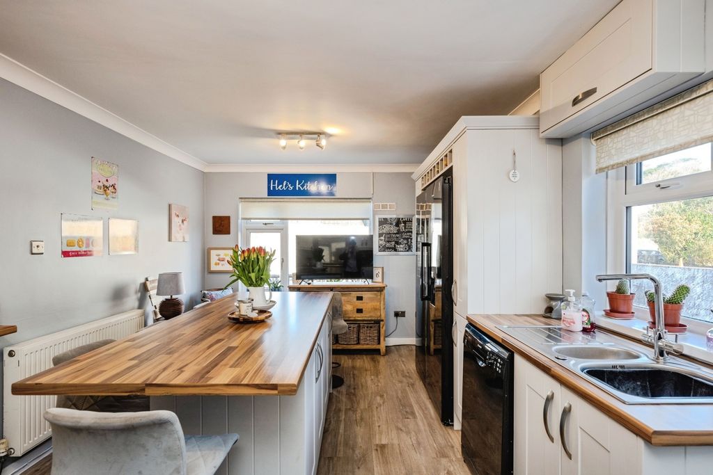 Additional image 7 of 3 bed bungalow for saleLakeview Terrace, Llanelli, Carmarthenshire SA15