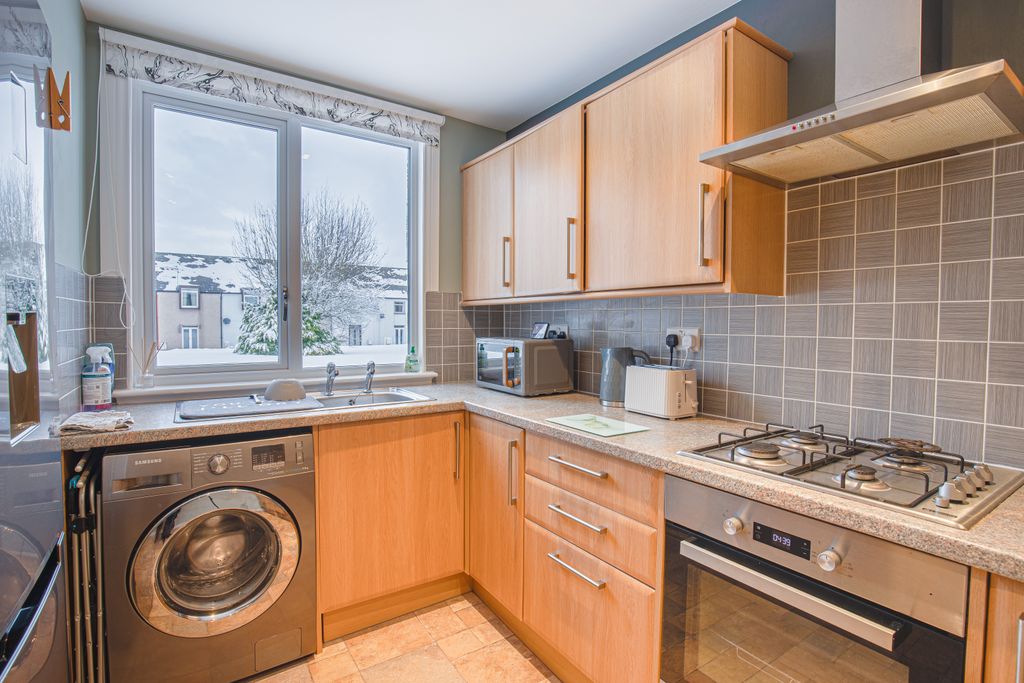 2 bed terraced house for saleMortimer Drive, Hazelhead, Aberdeen AB15 photo 2