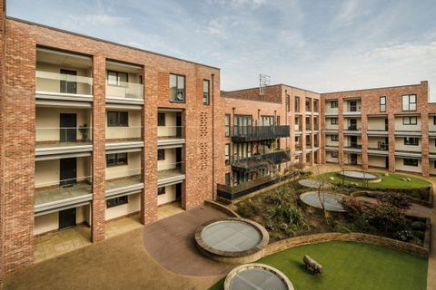 Reynard Way, Brentford TW8