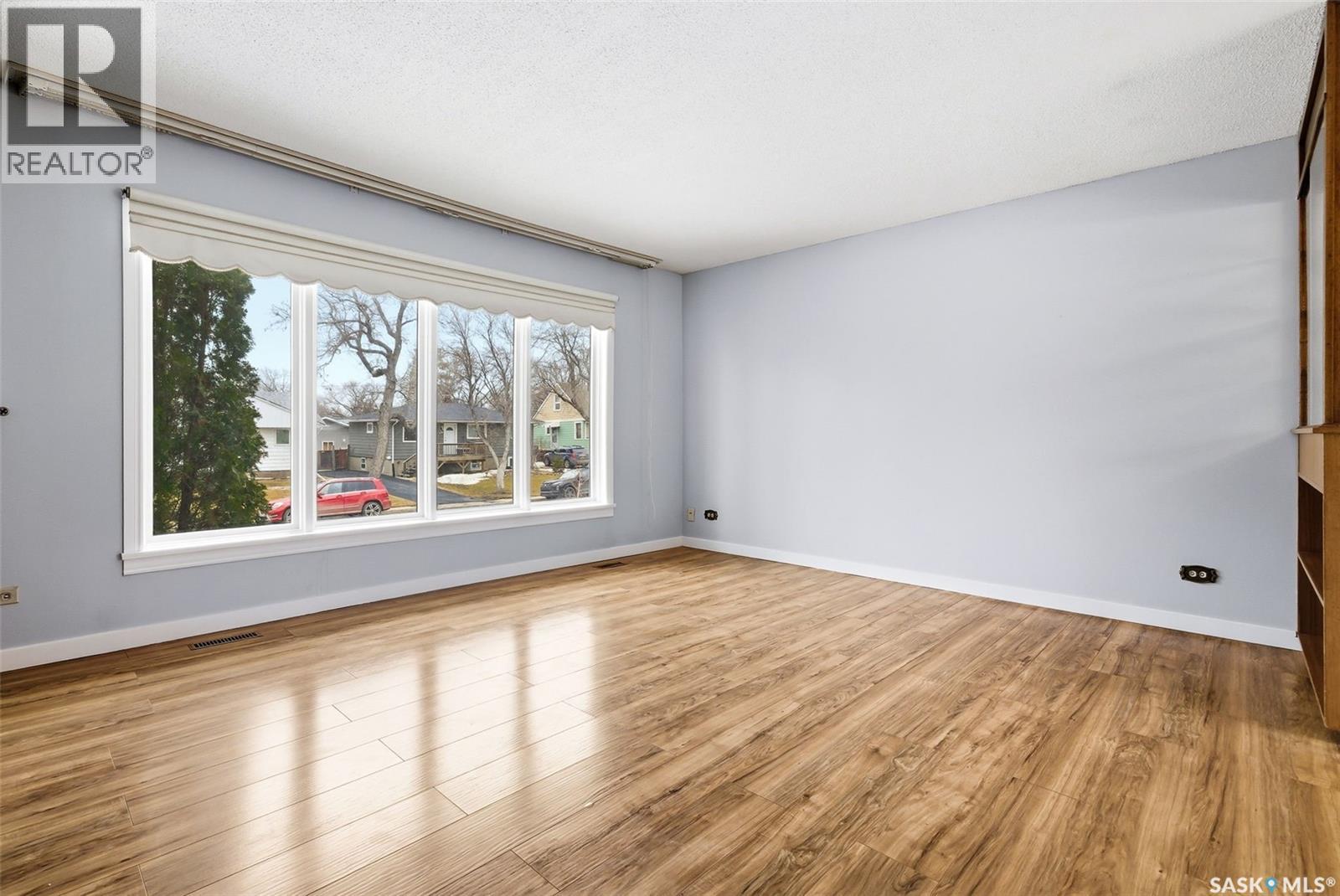 Additional image 4 of 615 Mullin Avenue E, Regina, SK, S4N1E1