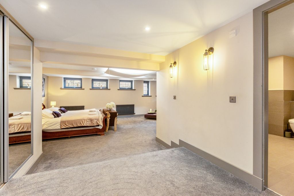 Additional image 13 of 4 bed flat for saleTrafalgar Lane, Leith, Edinburgh EH6