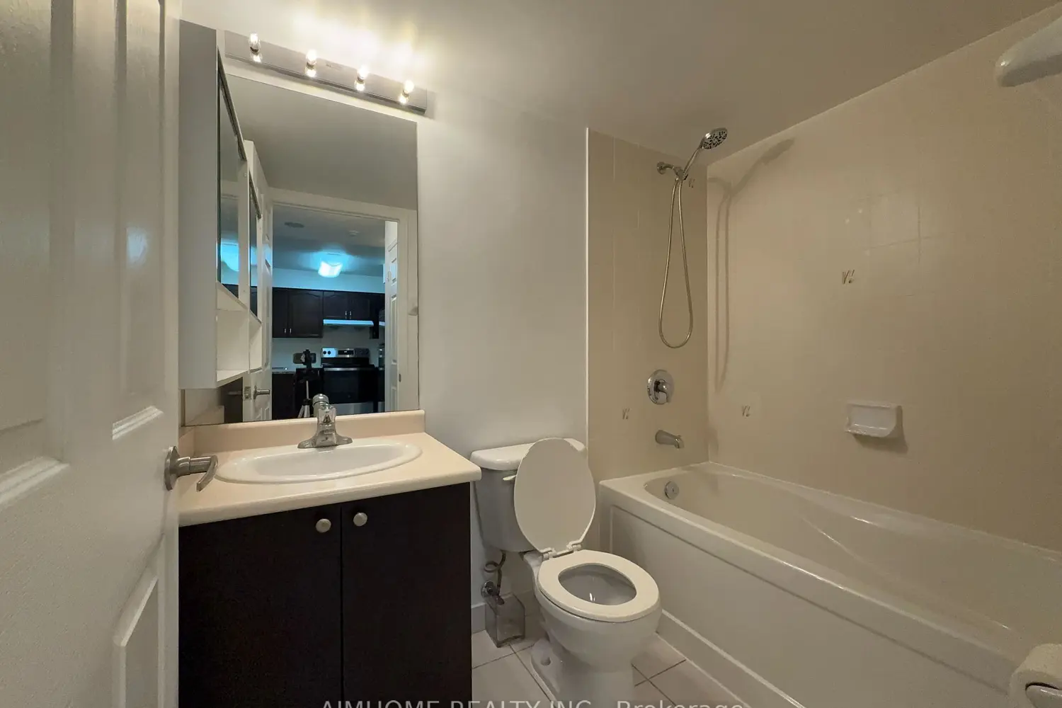 Additional image 5 of 35 Hollywood Avenue 711