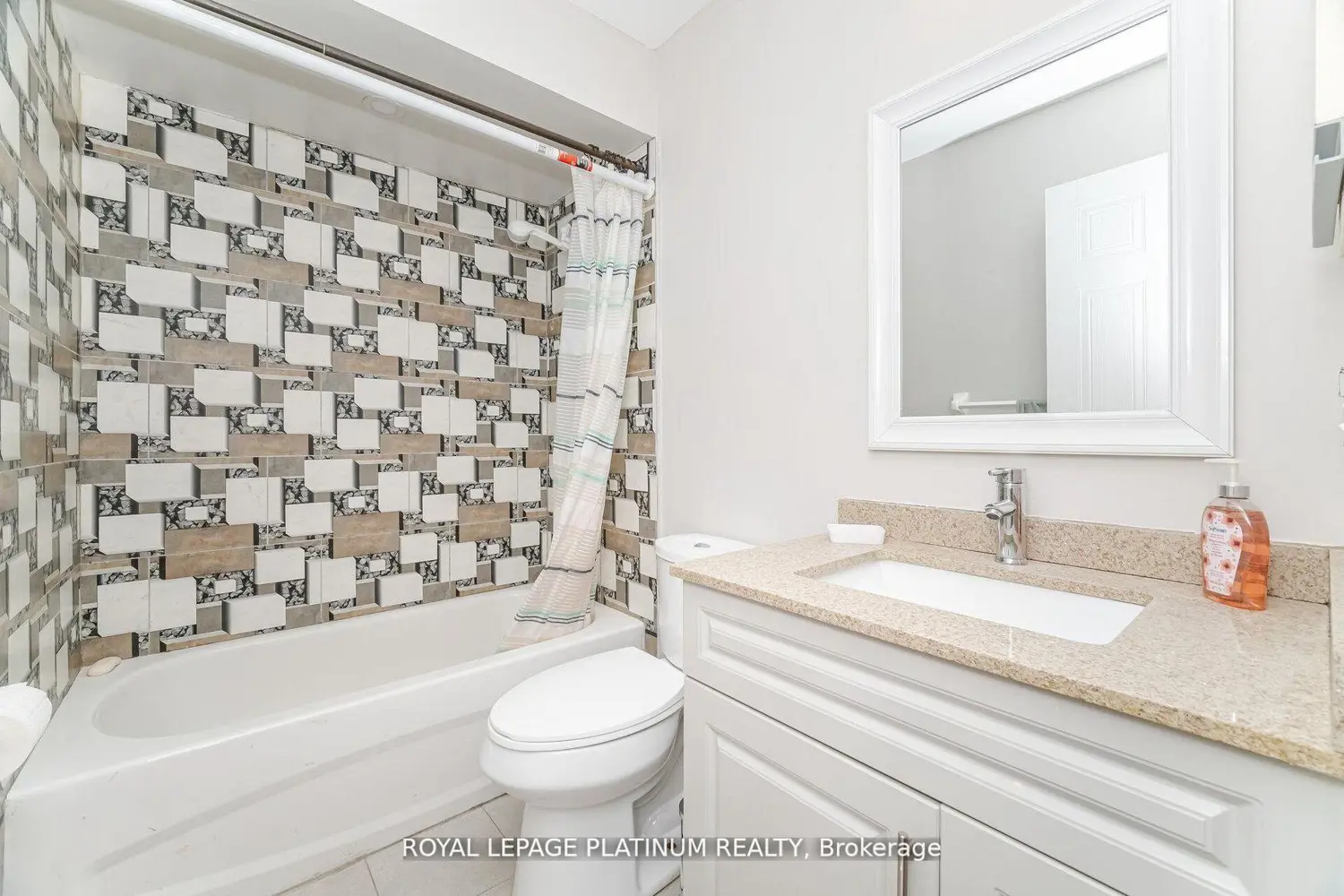 Additional image 10 of 51 Softneedle Avenue