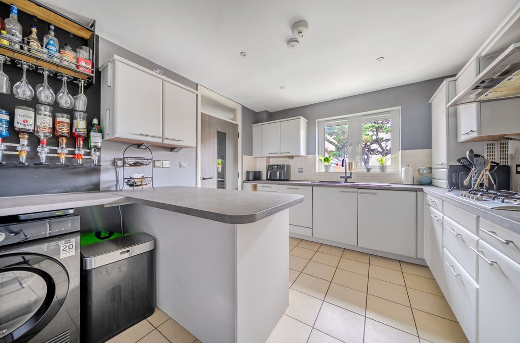 Additional image 4 of 2 bed flat for saleSwordfish Close, Lee-On-The-Solent, Hampshire PO13