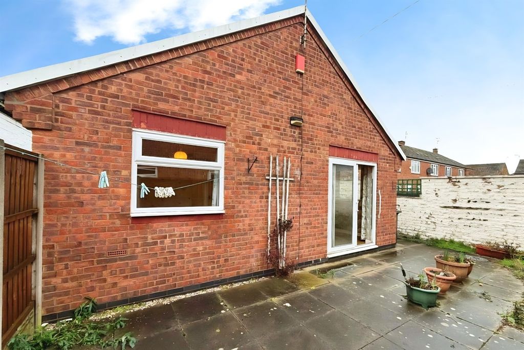 1 bed semi-detached bungalow for sale2 Matthew Thomas Court, Beeston NG9