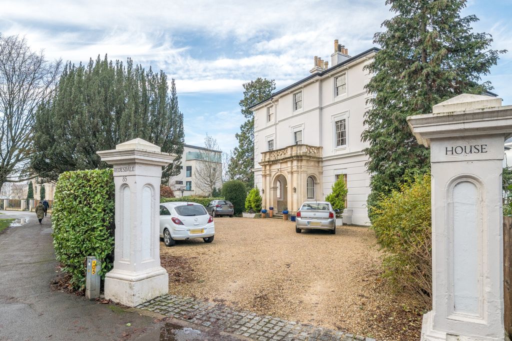 3 bed flat for sale85 The Park, Cheltenham GL50