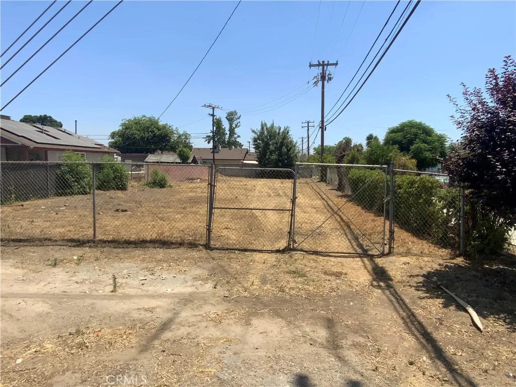 5 Th Street, Highland, CA 92346