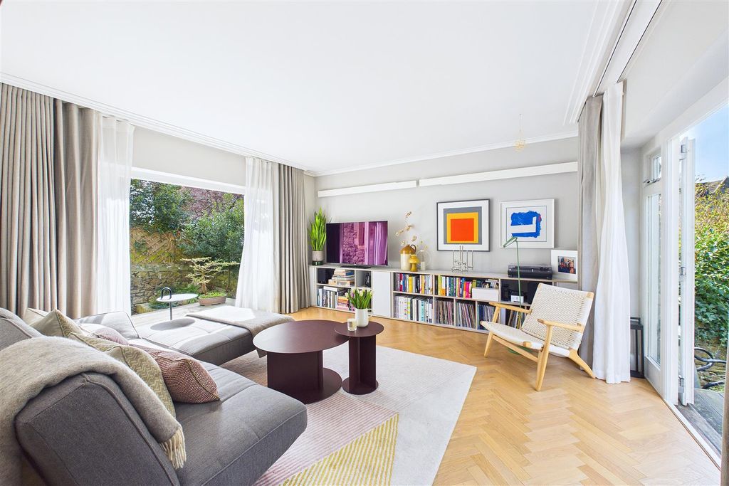 Additional image 6 of 2 bed flat for salePositioned On Hill Road, Clevedon BS21