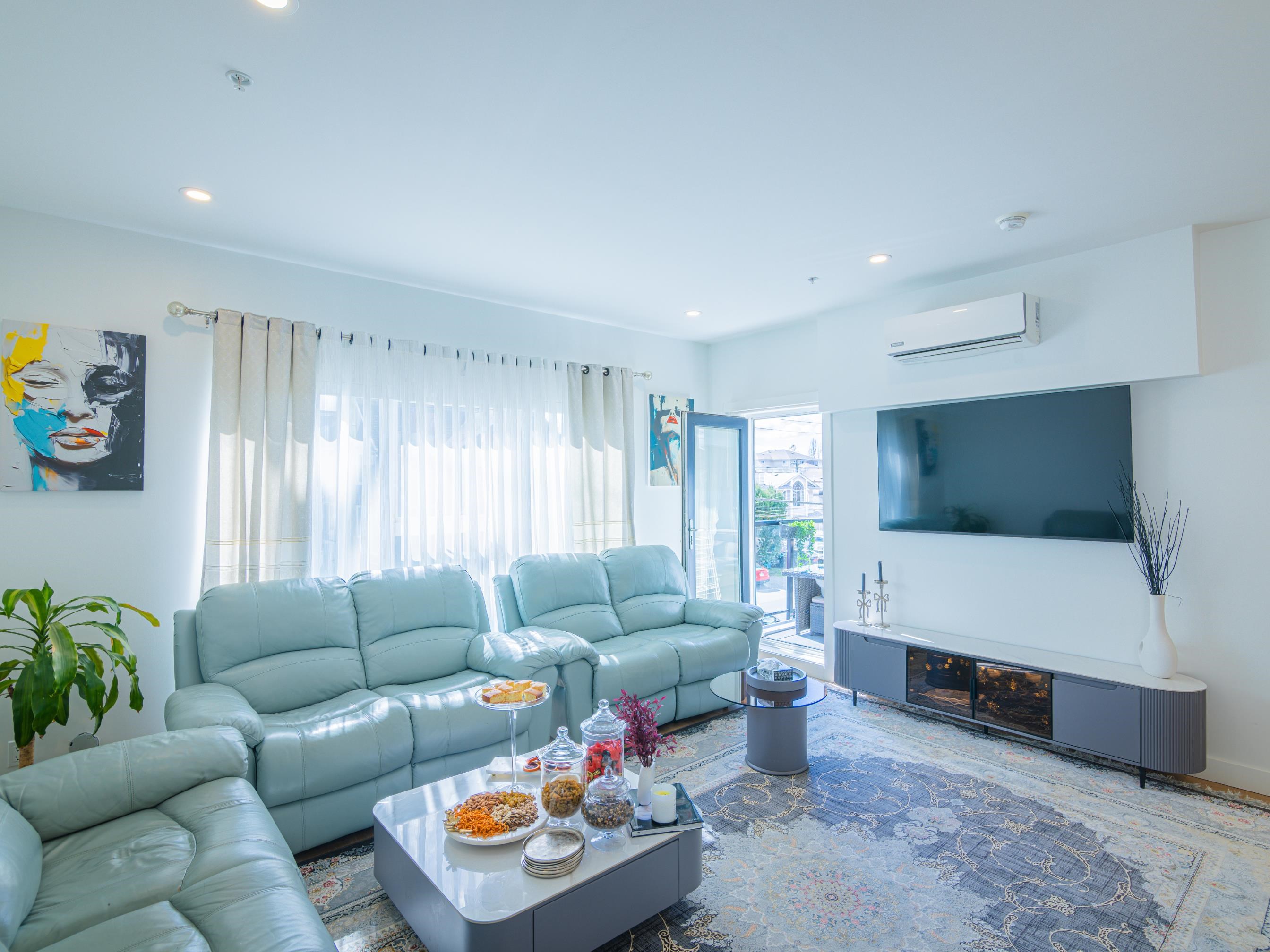 202-2331 Kelly Avenue, Port Coquitlam, BC, V3C 1Y3