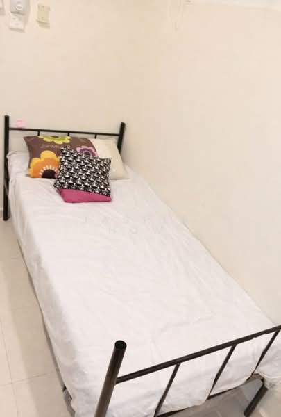 Primary image of 723A east coast Road