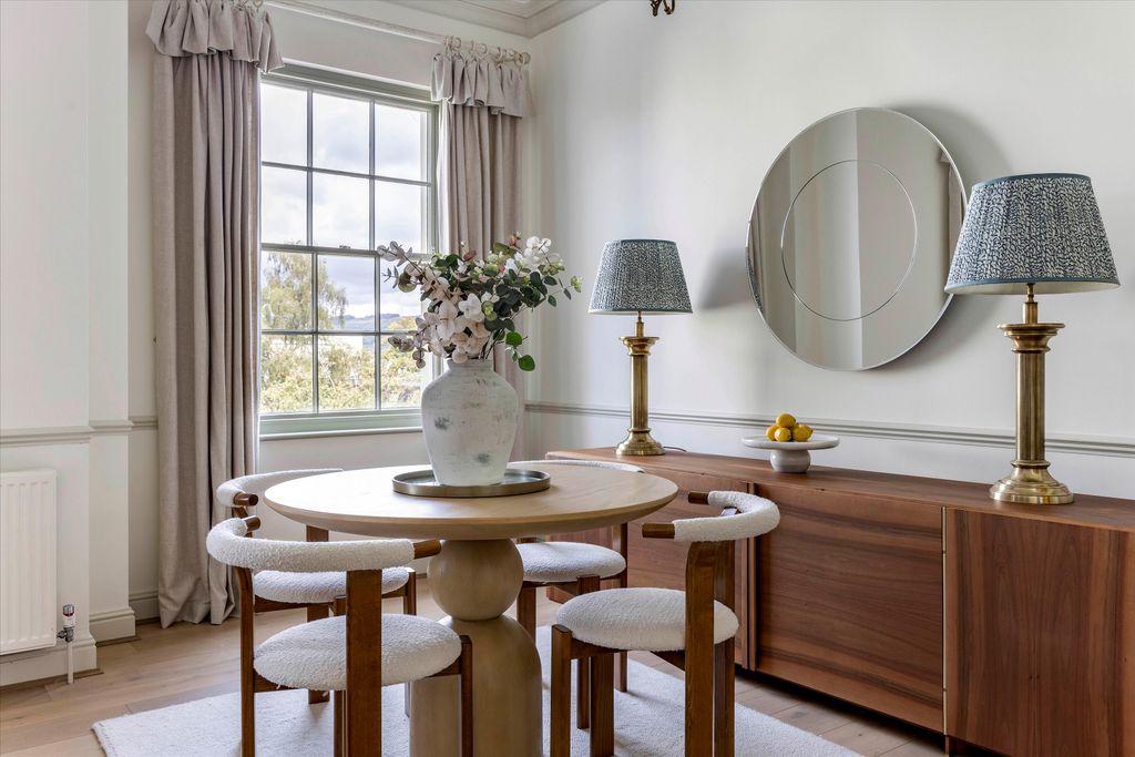2 bed flat for saleThe Broad Walk, Imperial Square, Cheltenham, Gloucestershire GL50 photo 4