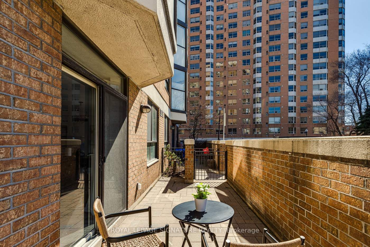 108-271 Ridley Boulevard, Toronto, ON, M5M 4N6