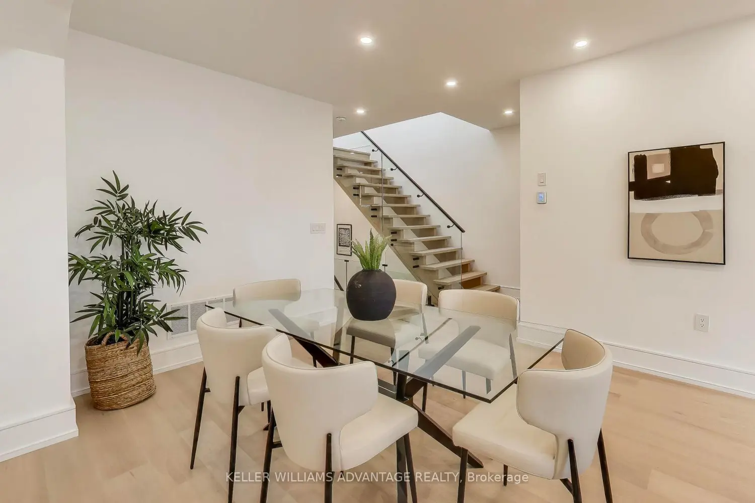 Additional image 4 of 102 Yardley Avenue
