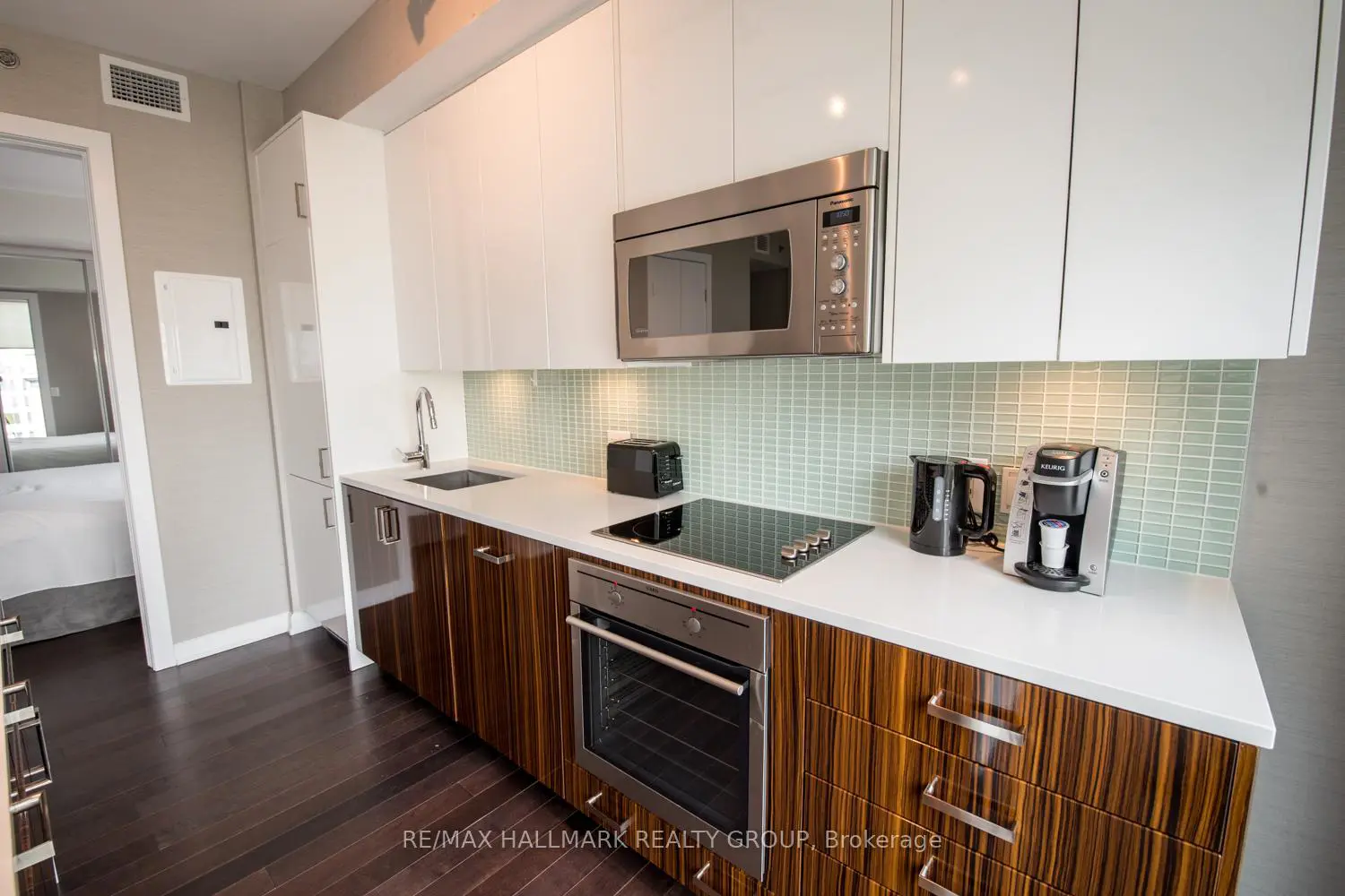 Additional image 8 of 300 Lisgar Street 1111