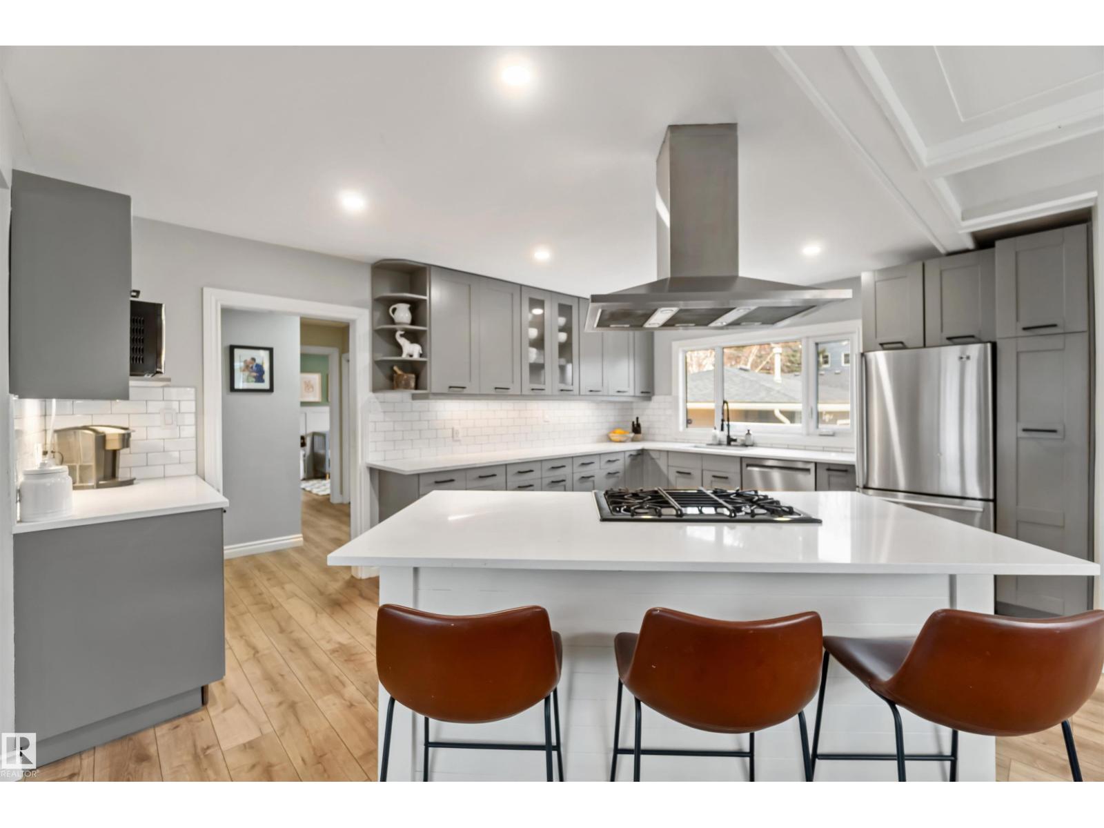 Additional image 2 of 10627 82 Street NW, Edmonton, AB, T6A3N2