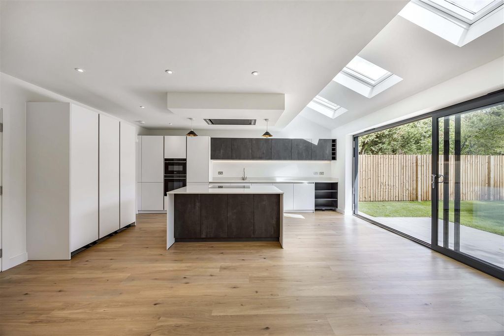 4 bed detached house for saleCleevelands Drive, Pittville, Cheltenham GL50