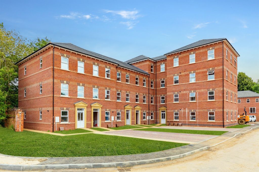 2 bed flat for saleSt. Crispin Drive, Northampton NN5