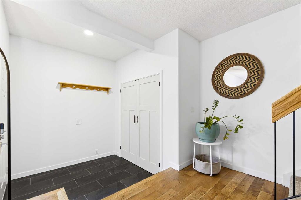 Additional image 3 of 77 Point Drive NW, Calgary, AB, T3B 4V9