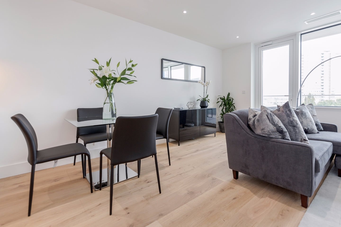 Additional image 2 of 1 Bed Flat, Lombard Road, SW11, N1 7GU