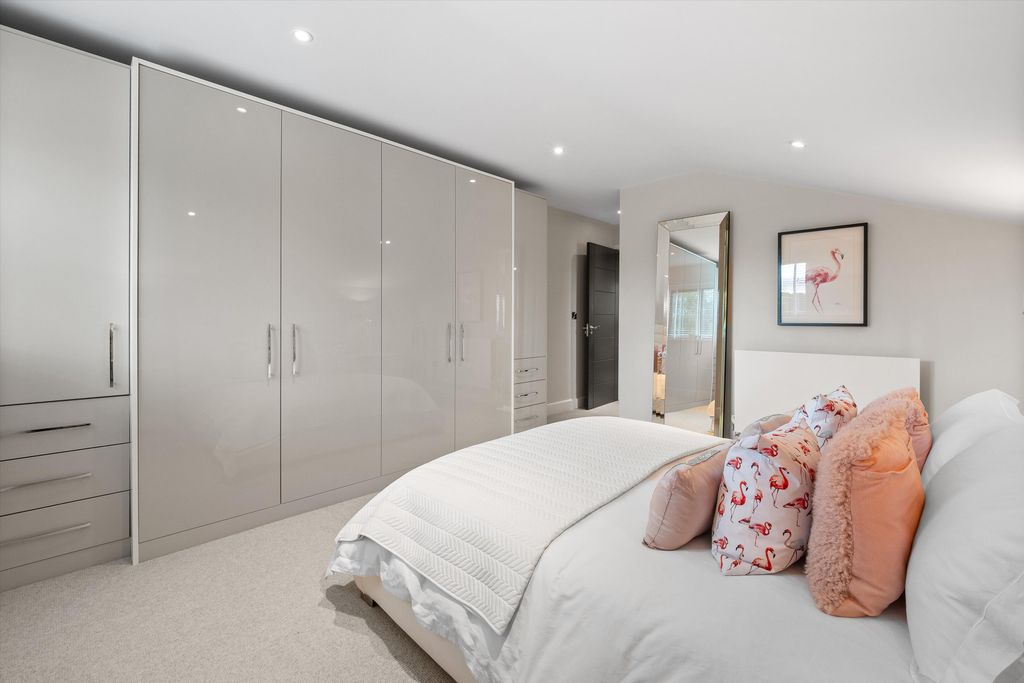 Additional image 19 of 5 bed detached house for saleAvonbank Drive, Stratford-Upon-Avon, Warwickshire CV37