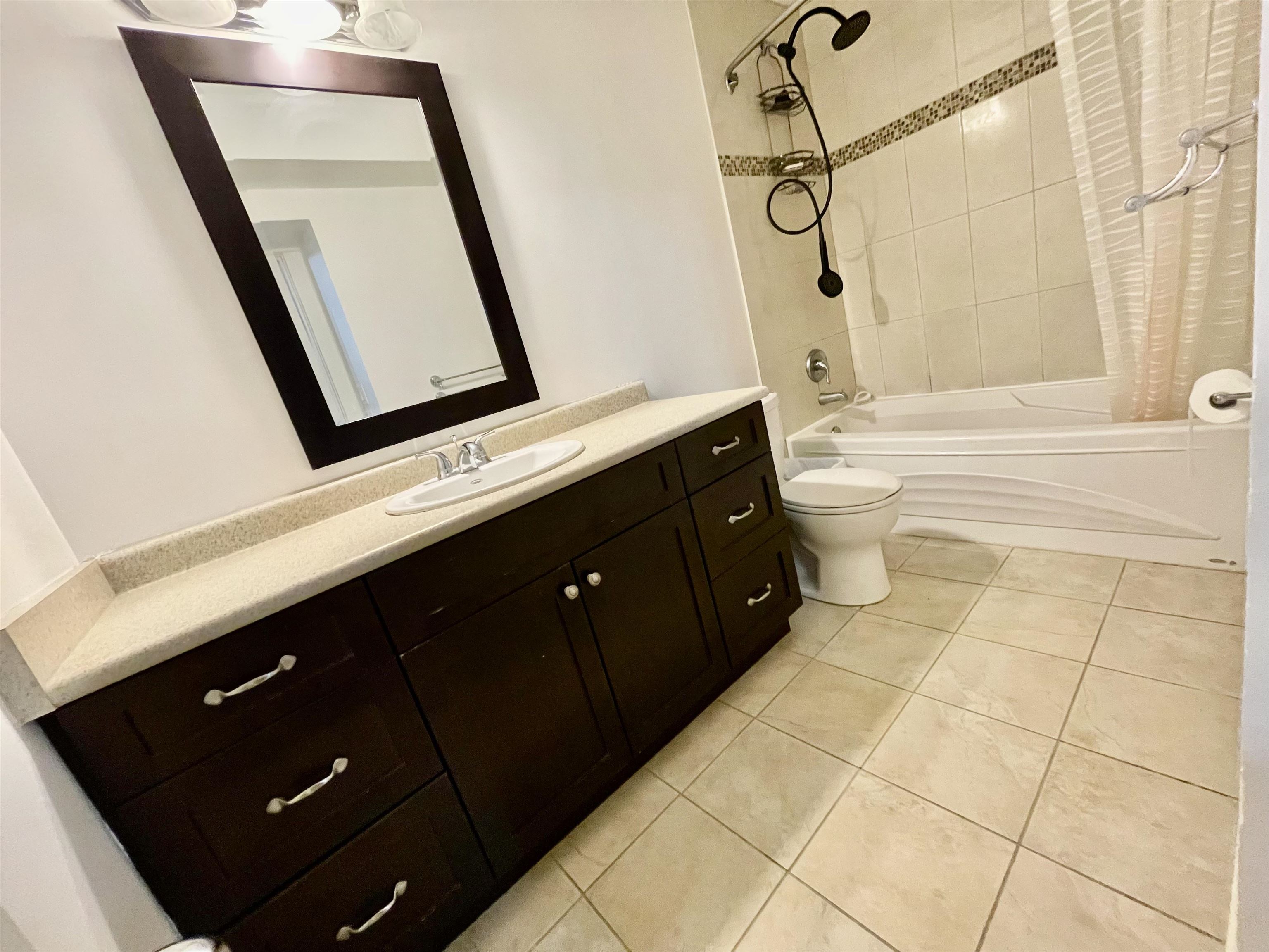Additional image 6 of basement-198 69a Avenue, Langley, BC, V2A 3A9