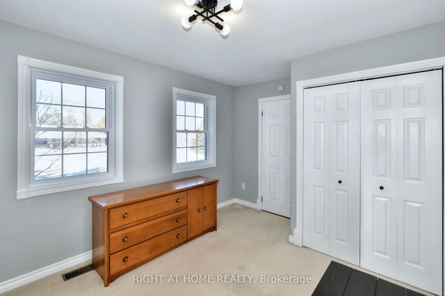 Additional image 11 of 599 Maniece Avenue