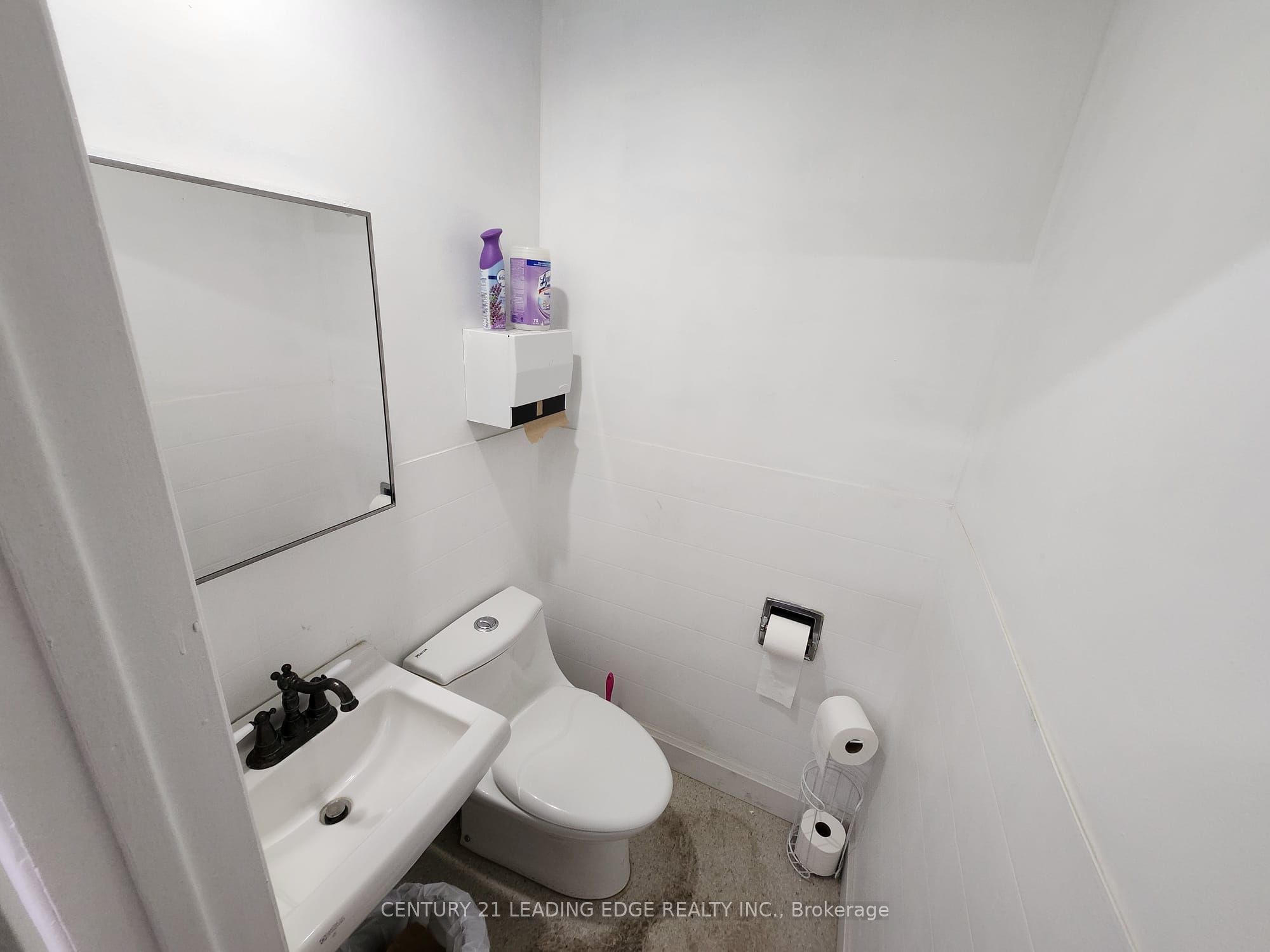 Additional image 5 of 3-52 Airview Road, Toronto, ON, M9W 6J3