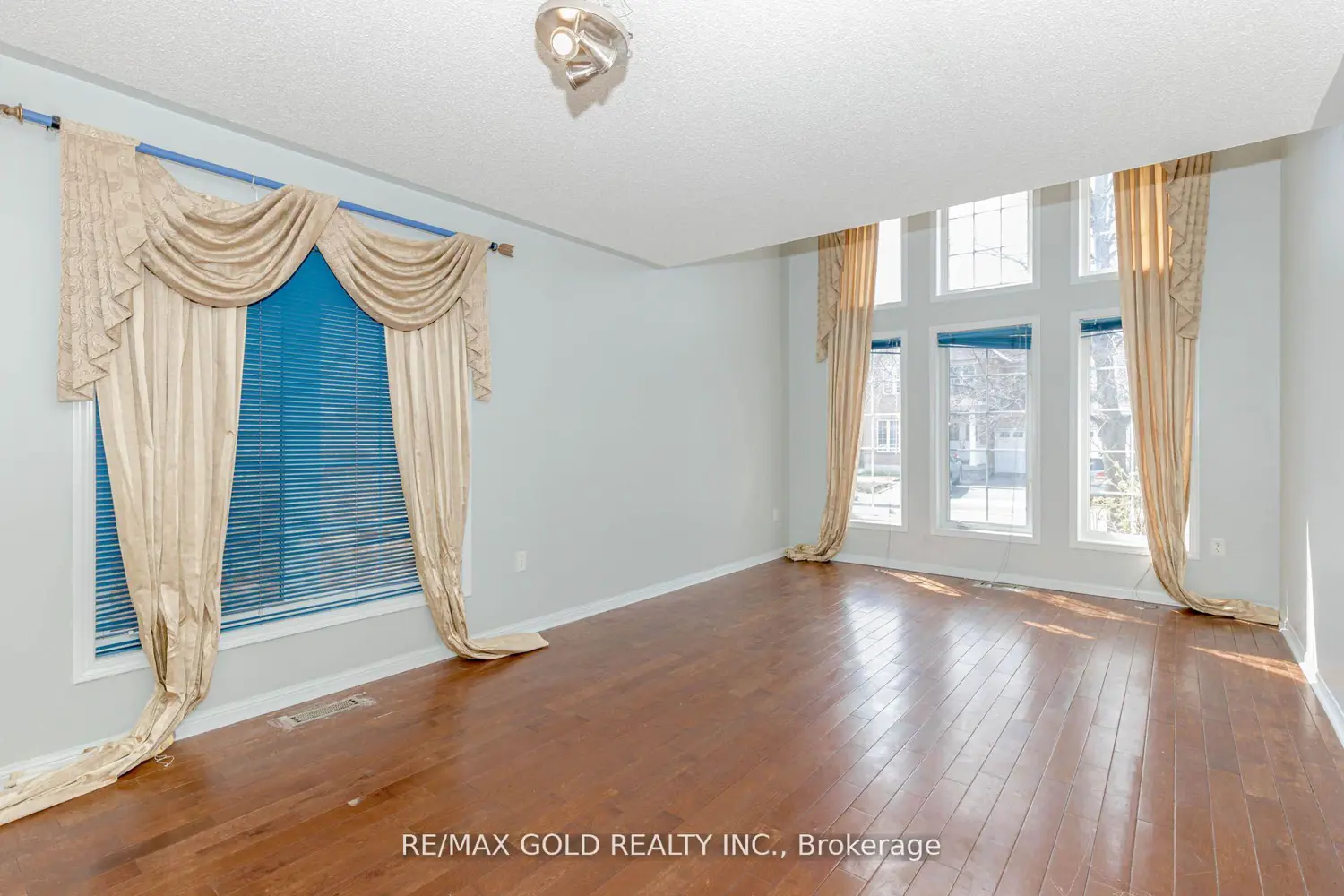 Additional image 3 of 6 Wonder Way