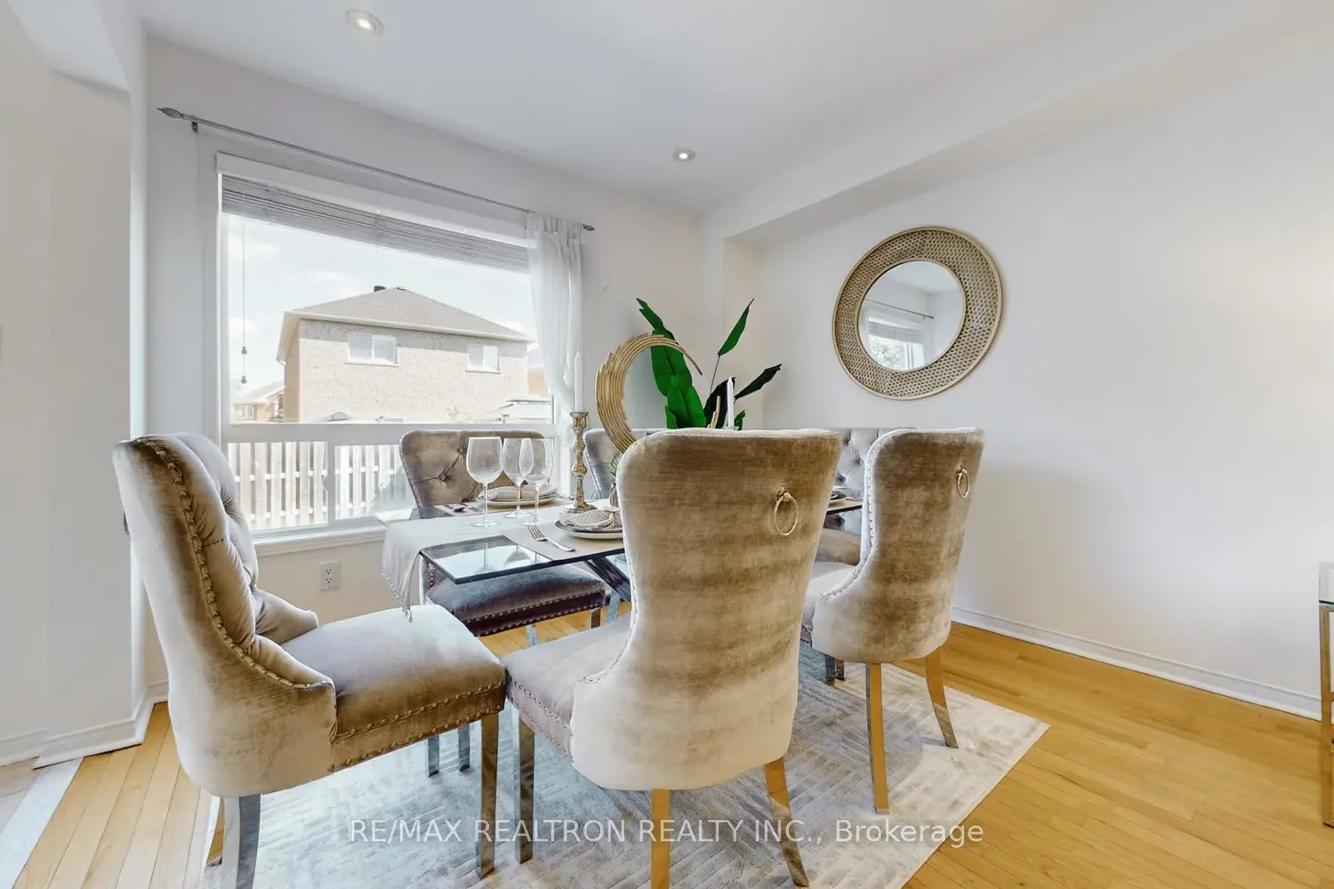70 Maffey Crescent photo 3
