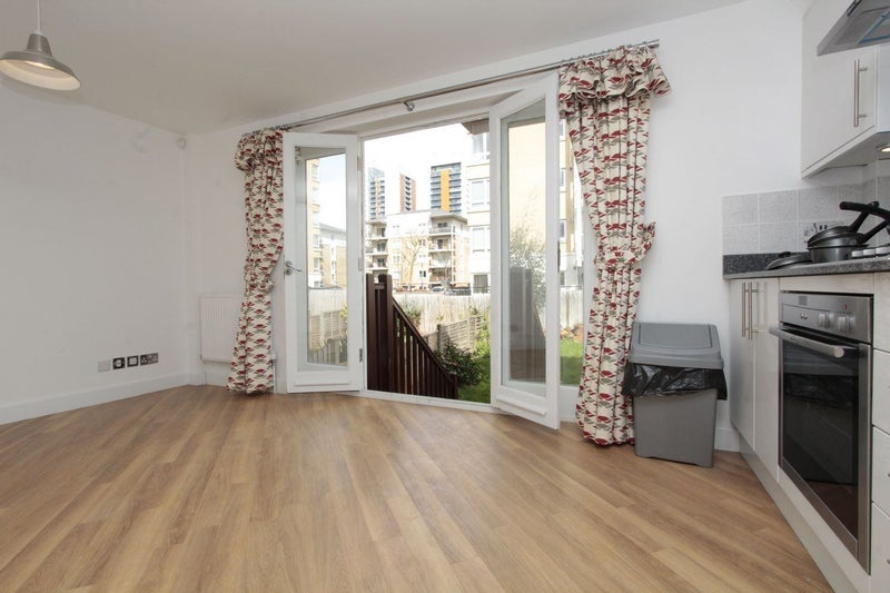 Additional image 6 of Room in a Shared Flat, Canary Wharf Area, E1, N1 7GU