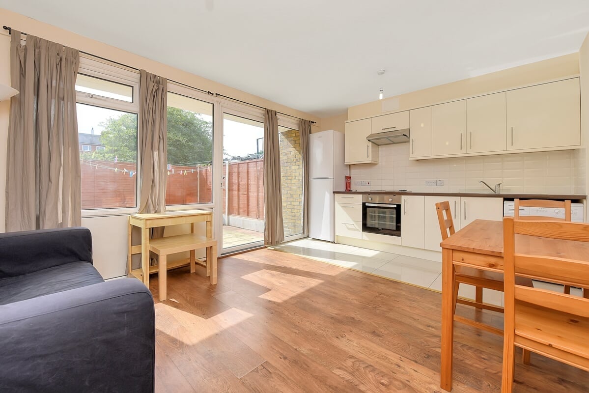 4 Bed Maisonette, Churchward House, SE17, N1 7GU