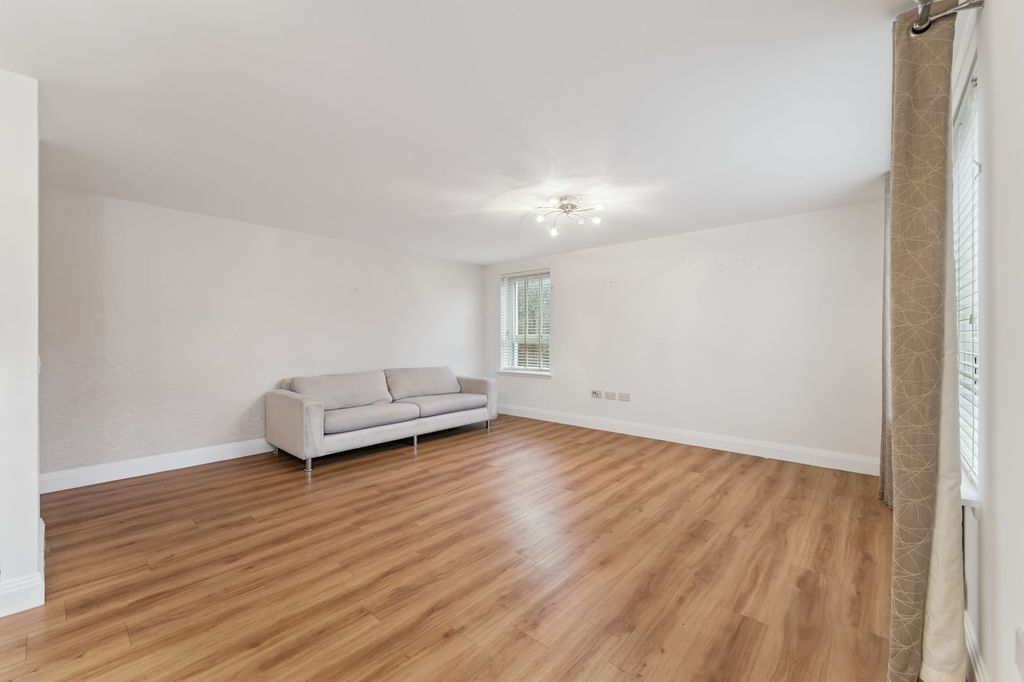 Additional image 3 of 2 bed flat for saleGreat Western Road, Flat 1/3, Old Drumchapel, Glasgow G15