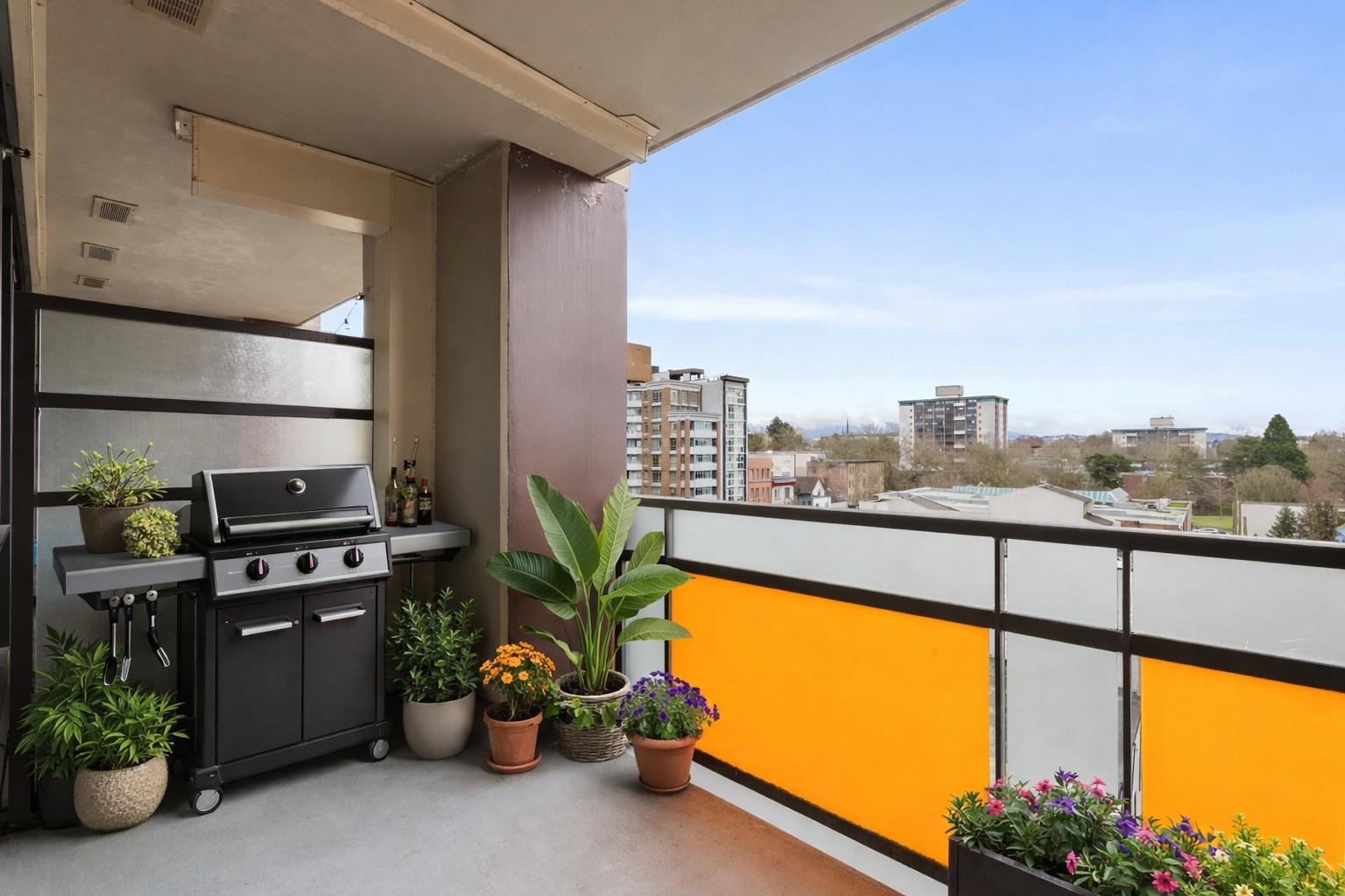 Additional image 3 of 710-718 Main Street, Vancouver, BC, V6A 0B1