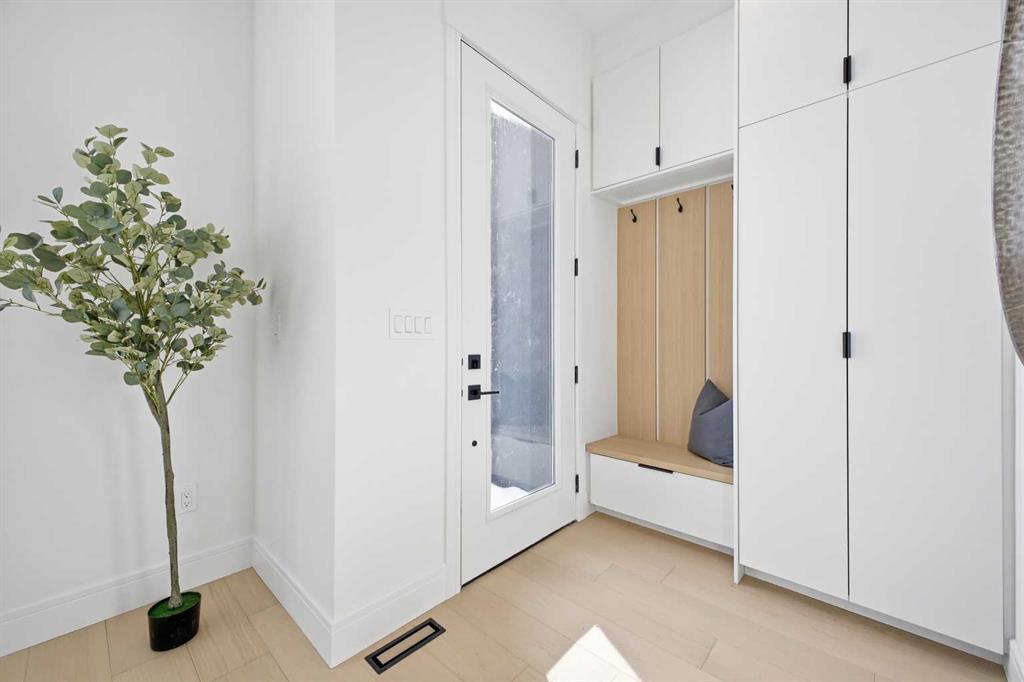 Additional image 2 of 2105 7 Street NE, Calgary, AB, T2E 4C7